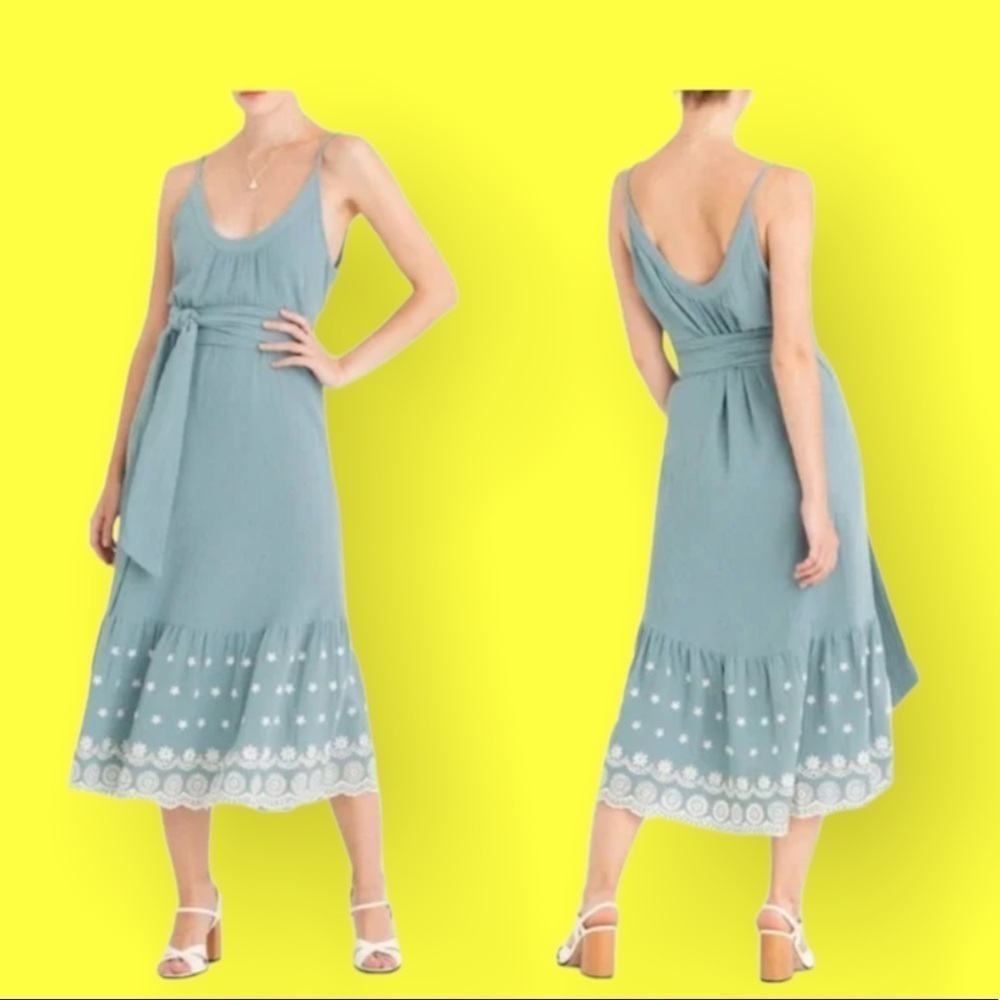 SECRET MISSION Anita Embroidered Midi Dress
$395
